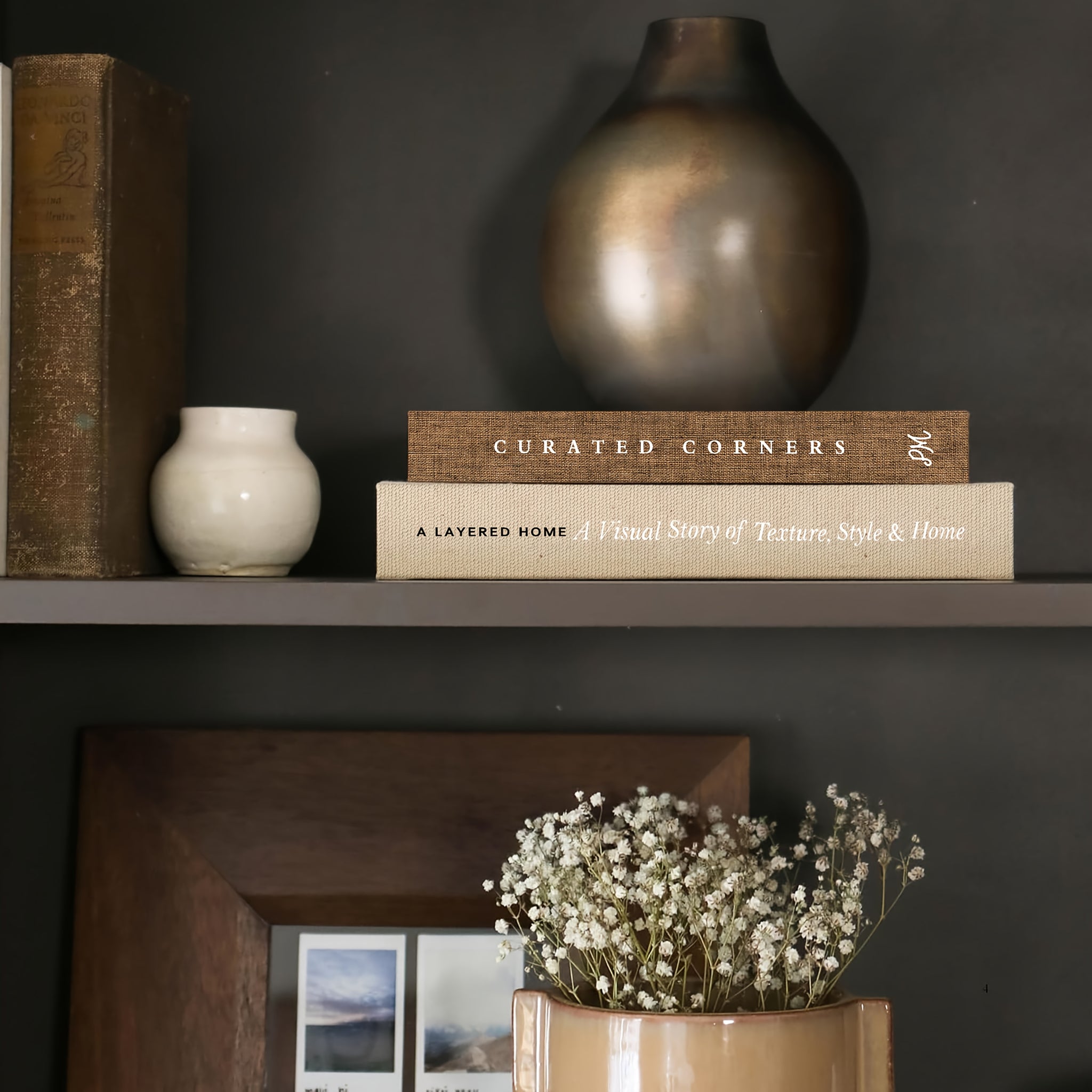 Livros de Decorao DHome para Casa  Conjunto de 2 Livros Usados como Itens Decorativos para Estantes Mesas de Centro Prateleiras Podem Ser Empilhados para Decorao  Caixas de Livros Falsas para Decorao de Feriados  Design Moderno e Neutro Adeq